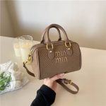 کیف مینیمال دستی زنانه برند برند miu miu