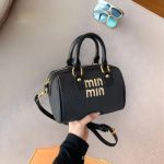 کیف مینیمال دستی زنانه برند برند miu miu